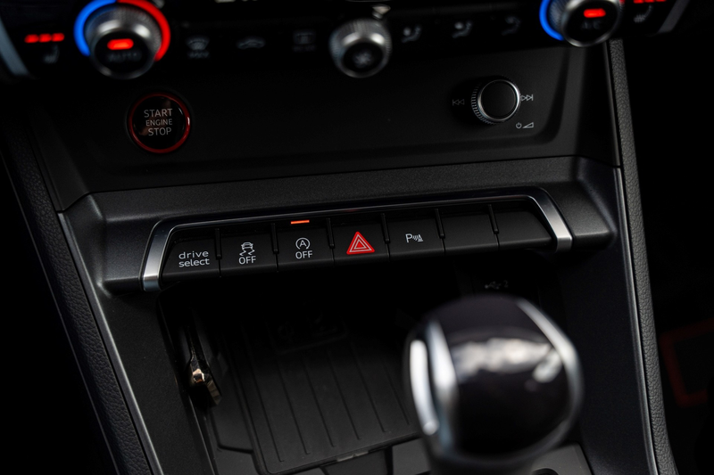 Audi RS Q3 2.5 TFSI QUATTRO — photo 23