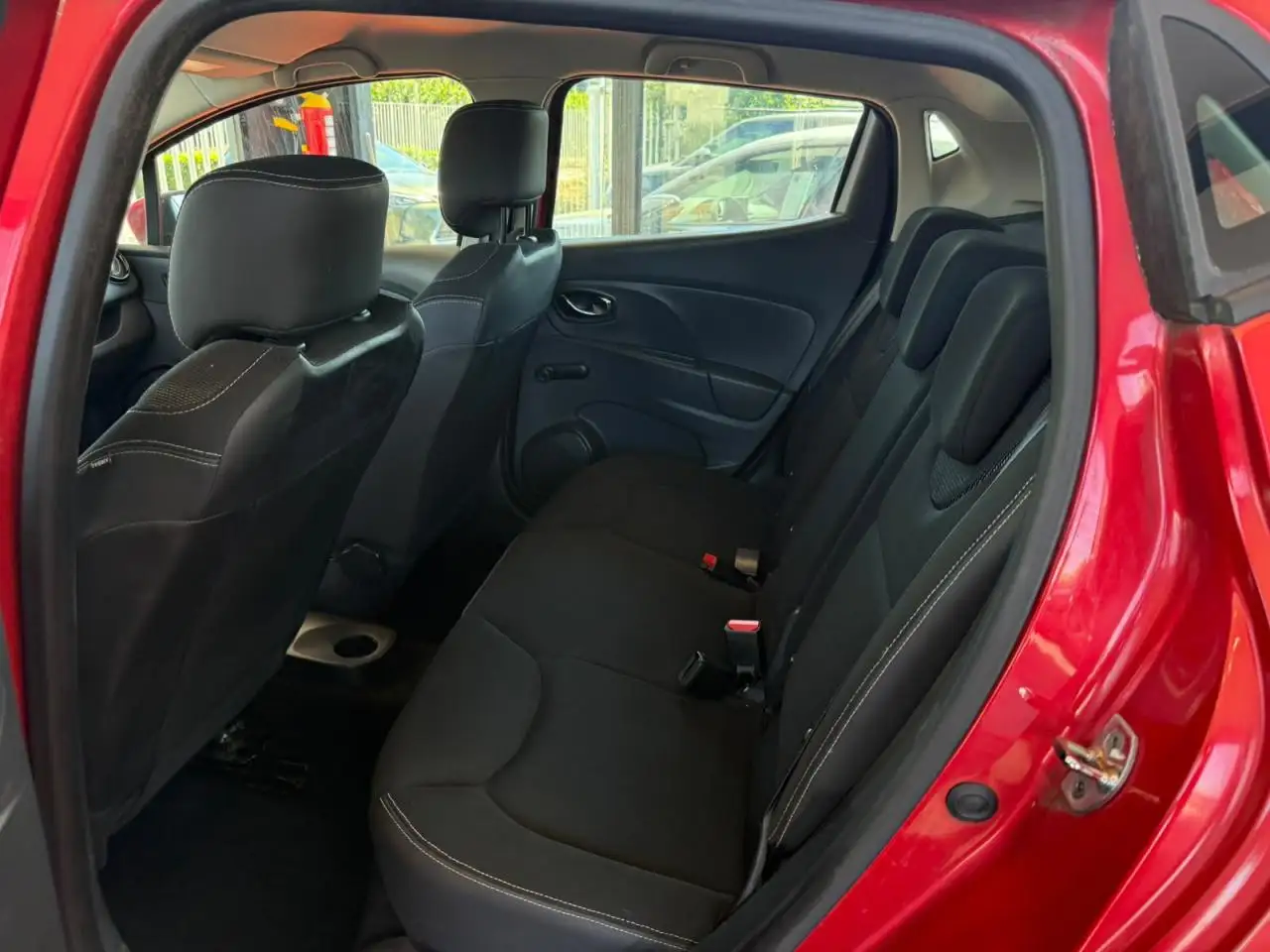 Renault Clio Citadine 5 portes — photo 15