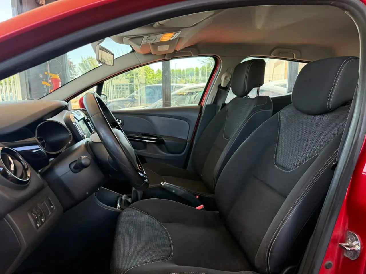 Renault Clio Citadine 5 portes — photo 13