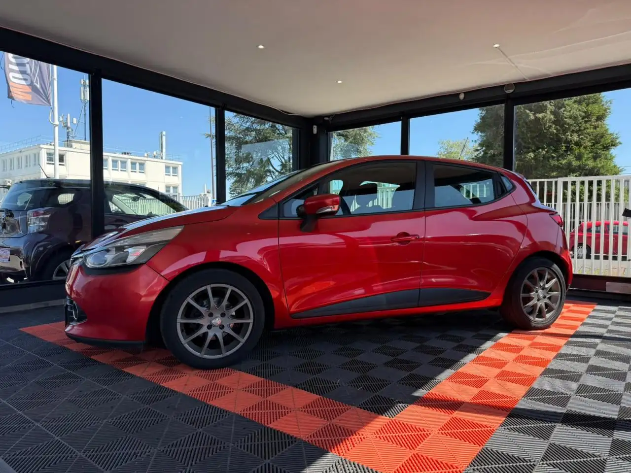 Renault Clio Citadine 5 portes — photo 2