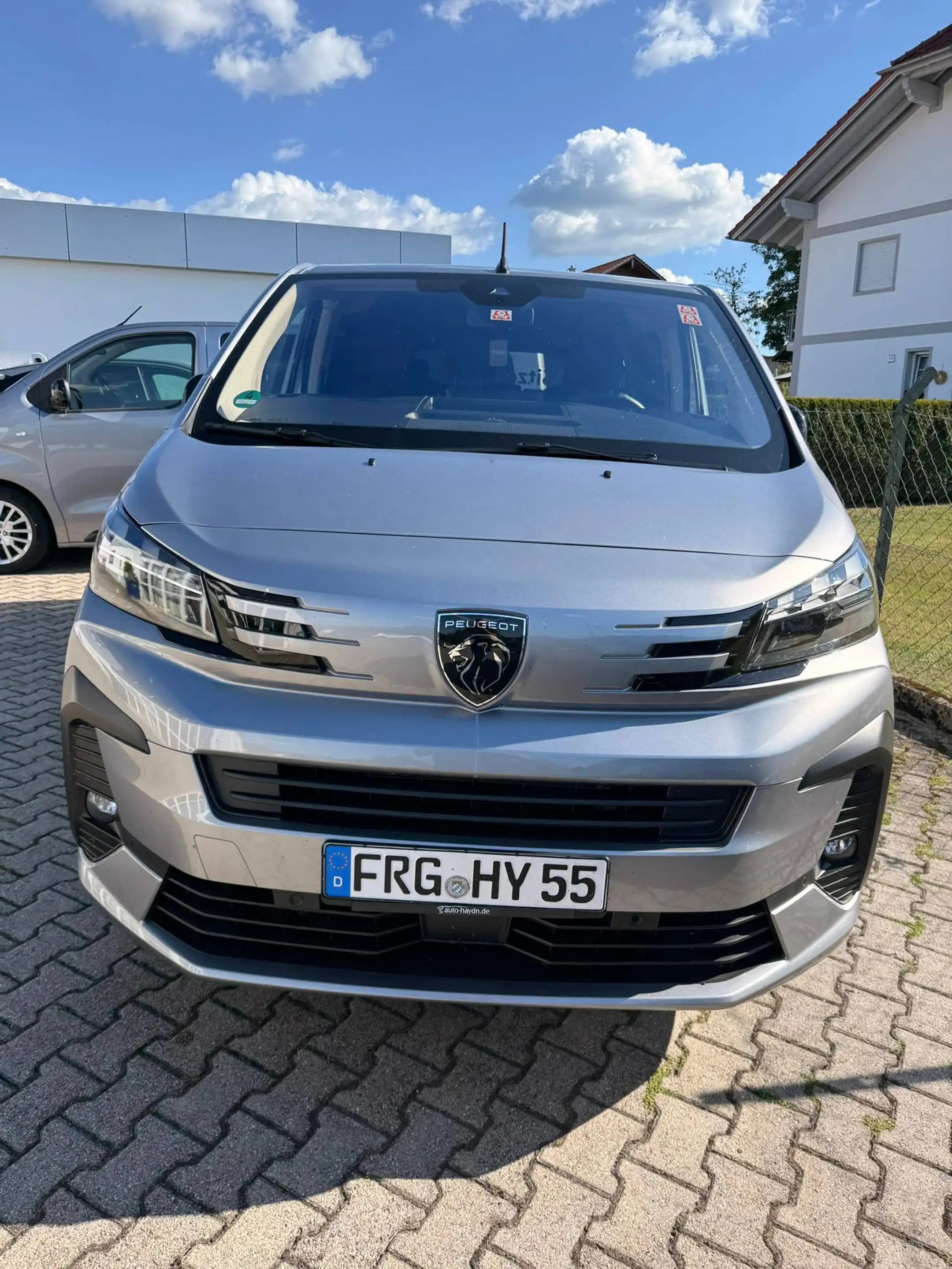 Peugeot Traveller Active L2 HDI180,AHK,Navi,Szhg,Kamera,Lenkradhzg,8fach,9 Sitzer — photo 2