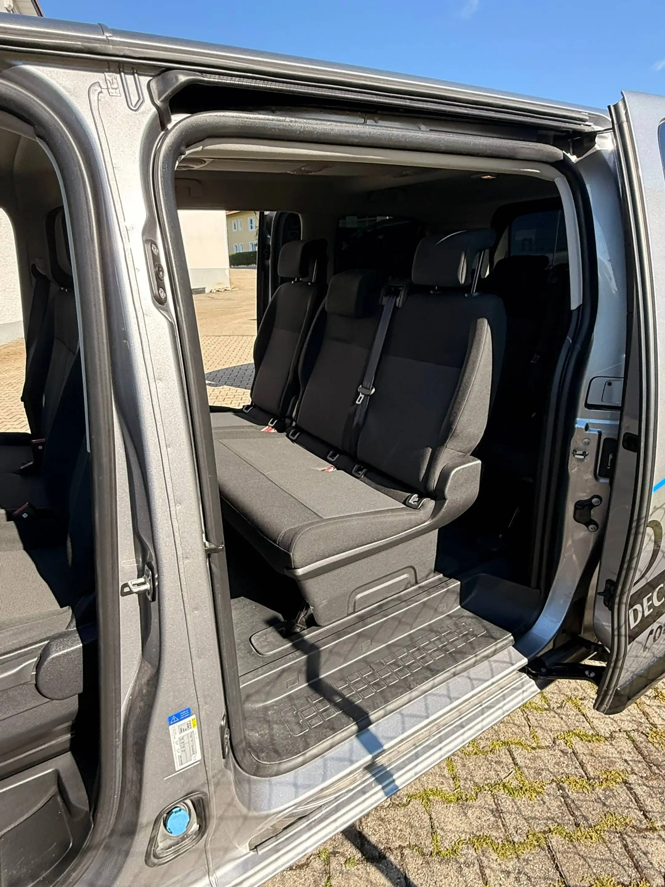 Peugeot Traveller Active L2 HDI180,AHK,Navi,Szhg,Kamera,Lenkradhzg,8fach,9 Sitzer — photo 14