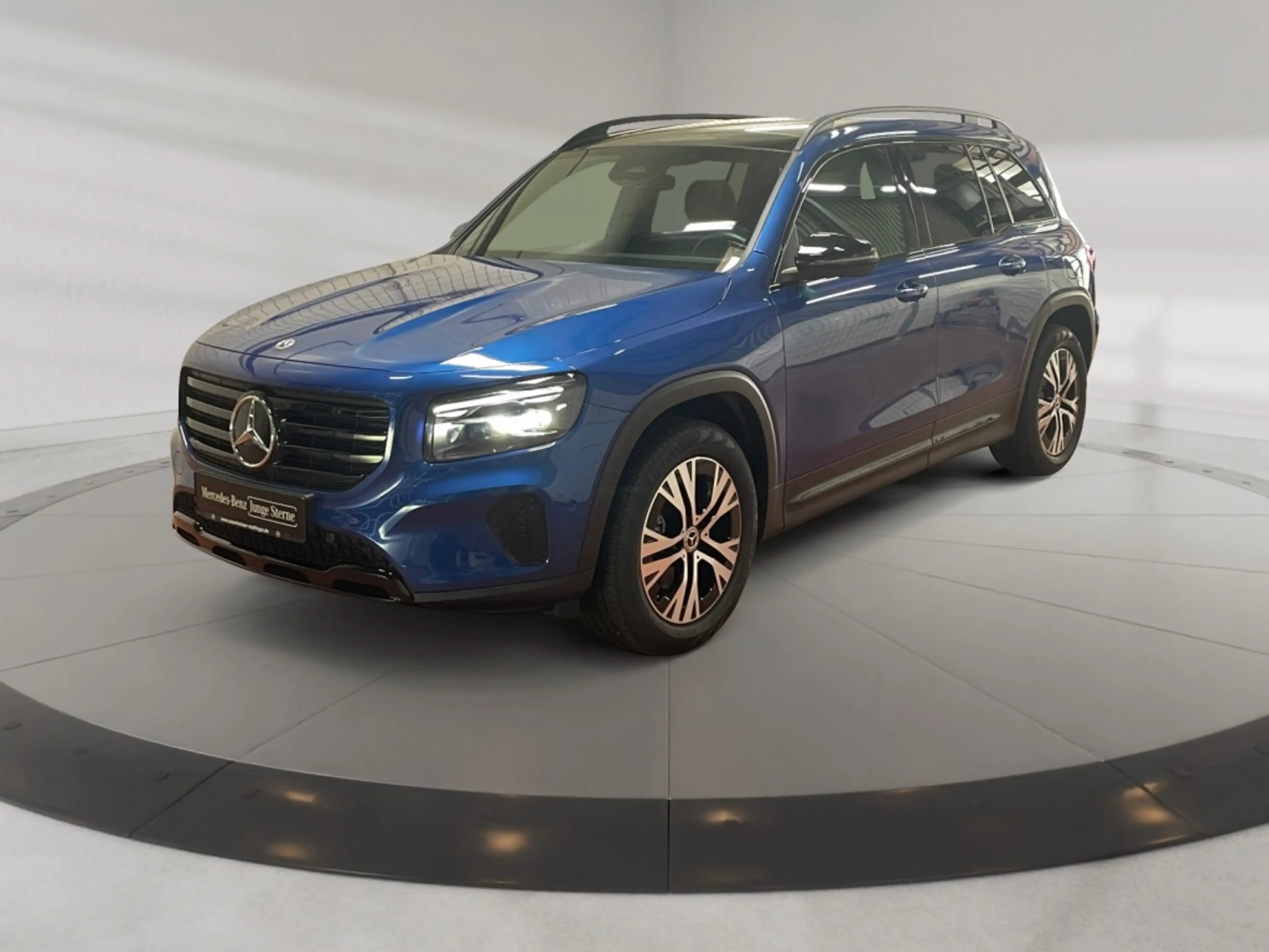 Mercedes-Benz GLB 180 d Progressive MBUX+Progressive+MBeam+AHK — photo 2