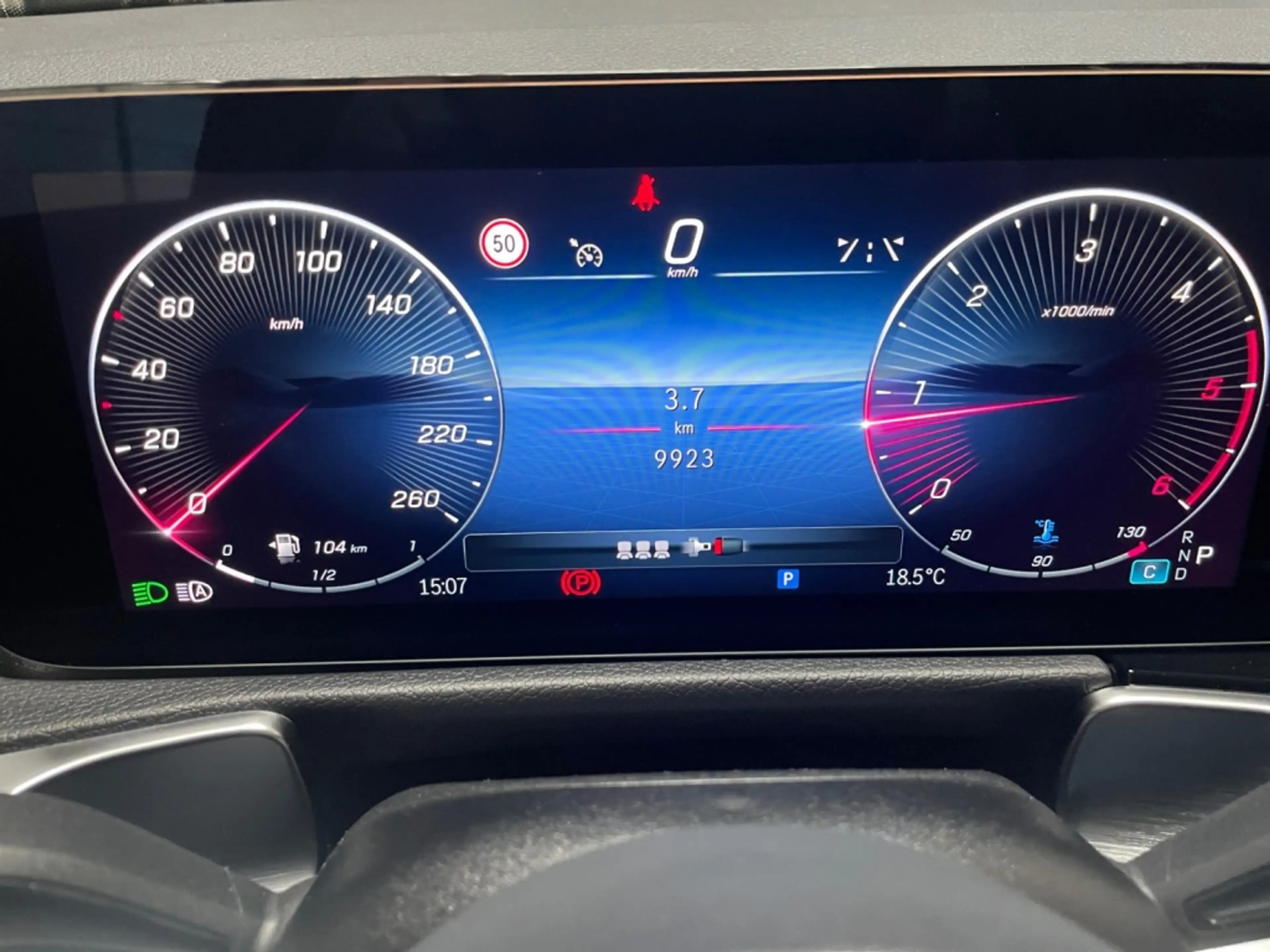 Mercedes-Benz GLB 180 d Progressive MBUX+Progressive+MBeam+AHK — photo 14