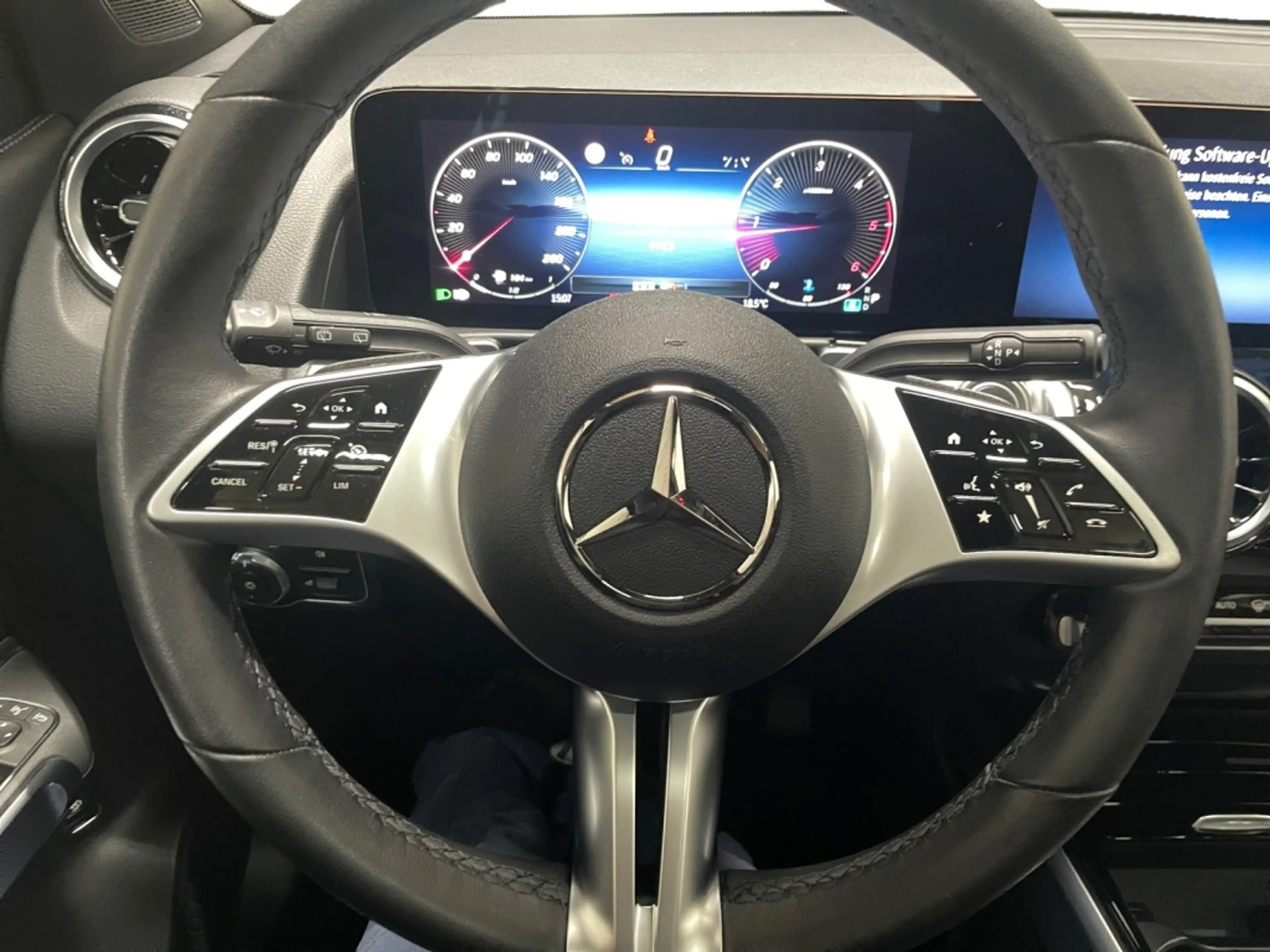 Mercedes-Benz GLB 180 d Progressive MBUX+Progressive+MBeam+AHK — photo 13