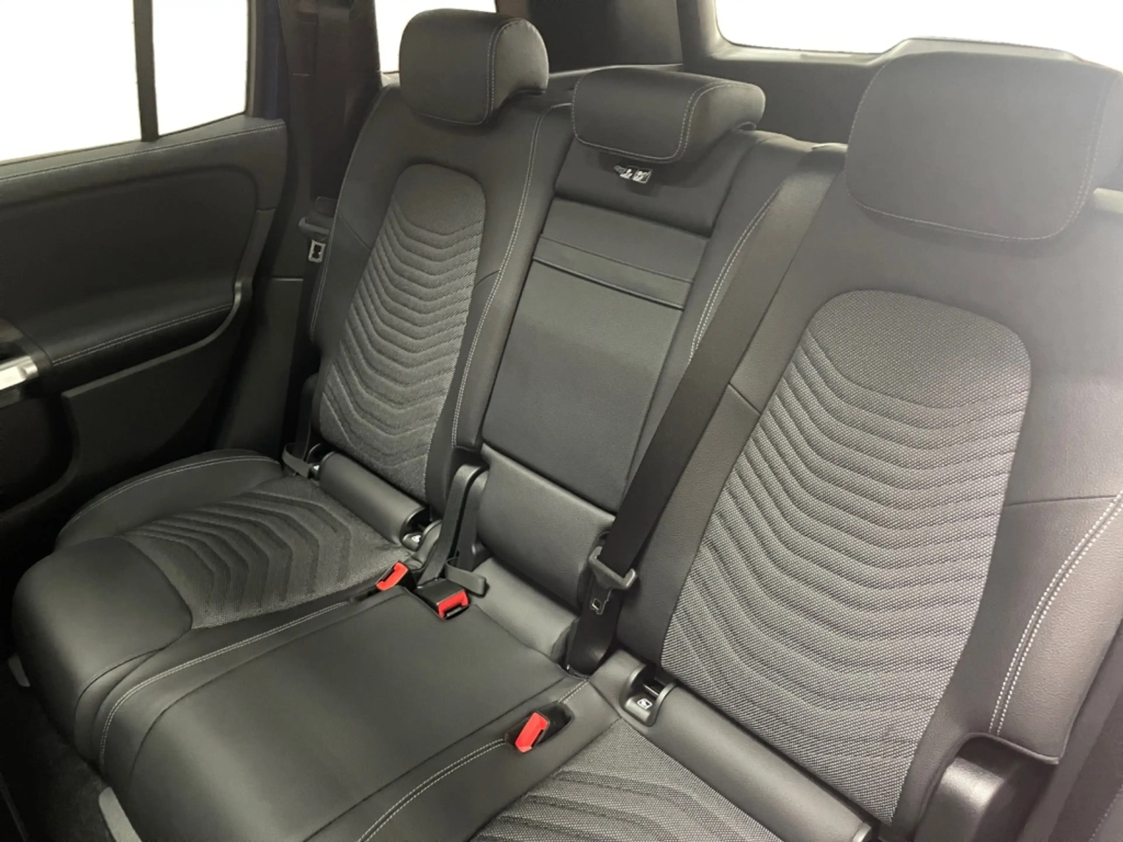 Mercedes-Benz GLB 180 d Progressive MBUX+Progressive+MBeam+AHK — photo 11