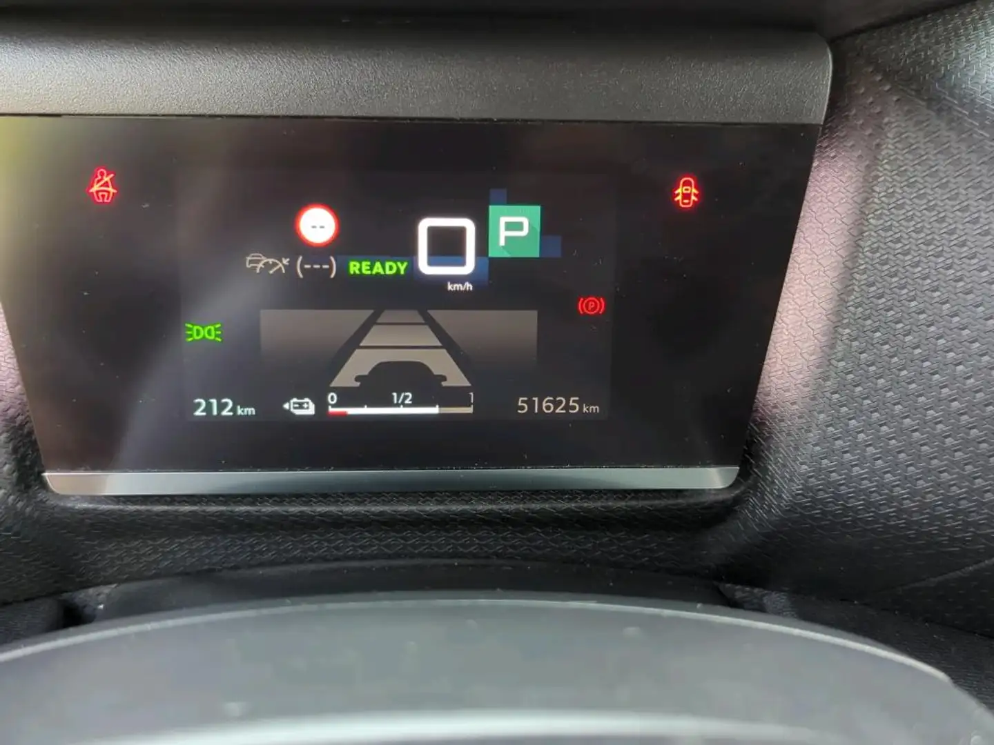 Citroen E-C4 Electric Shine 50 kWh | Panorama dak | Stoelverwarming | Le Zwart - 2