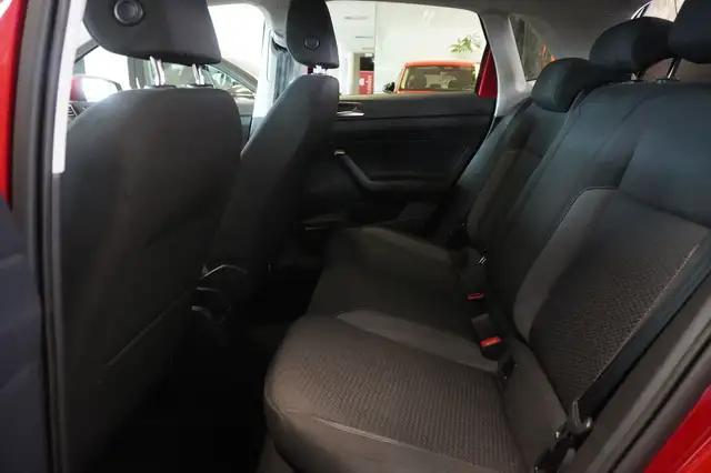 Volkswagen Polo view 9