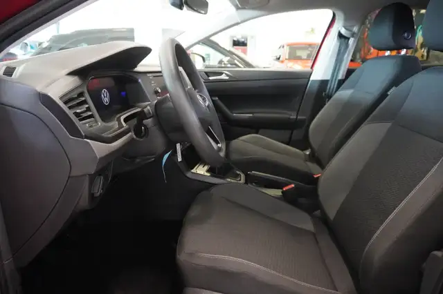 Volkswagen Polo view 8