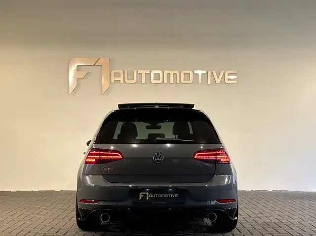 Volkswagen Golf view 11