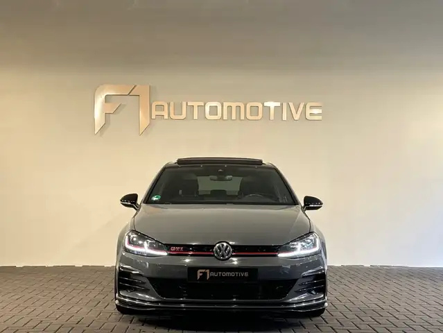 Volkswagen Golf view 9