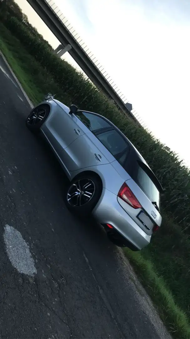 Audi A1 Audi A1 1.4 TFSI Sportback S tronic Silber - 2