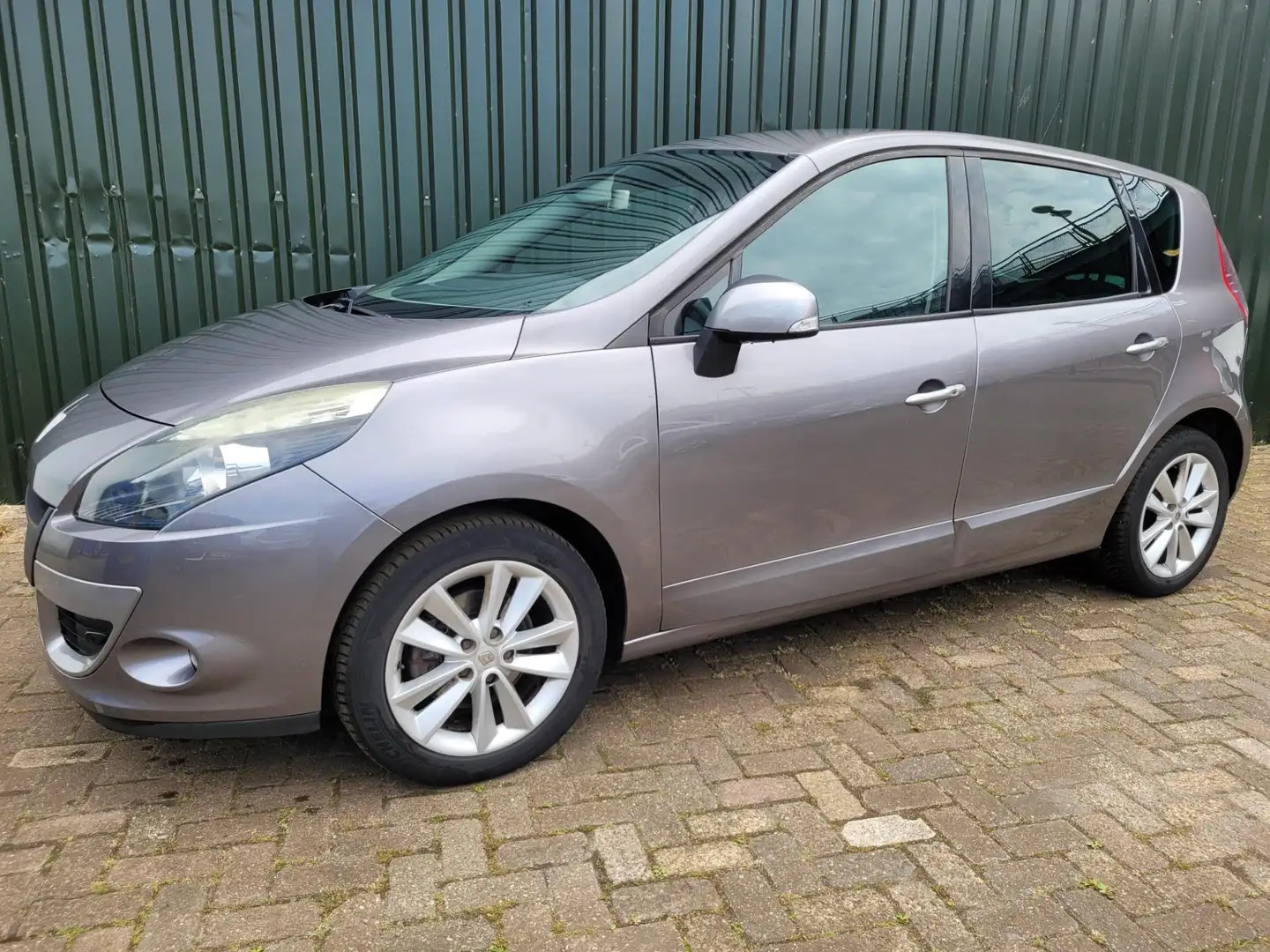 Renault Scenic 1.4 TCE Celsium navigatie Grijs - 2