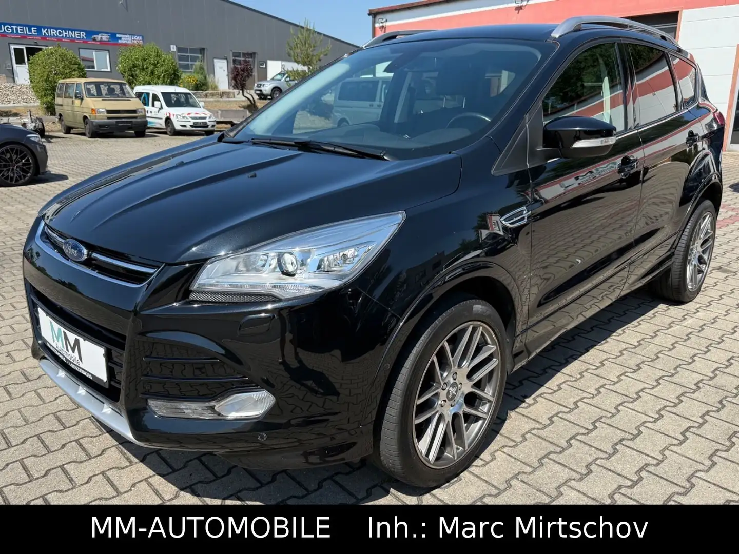 Ford Kuga 2.0 4x4 Individual-1.HAND-NAVI-XEN-KAM-19Z Noir - 2