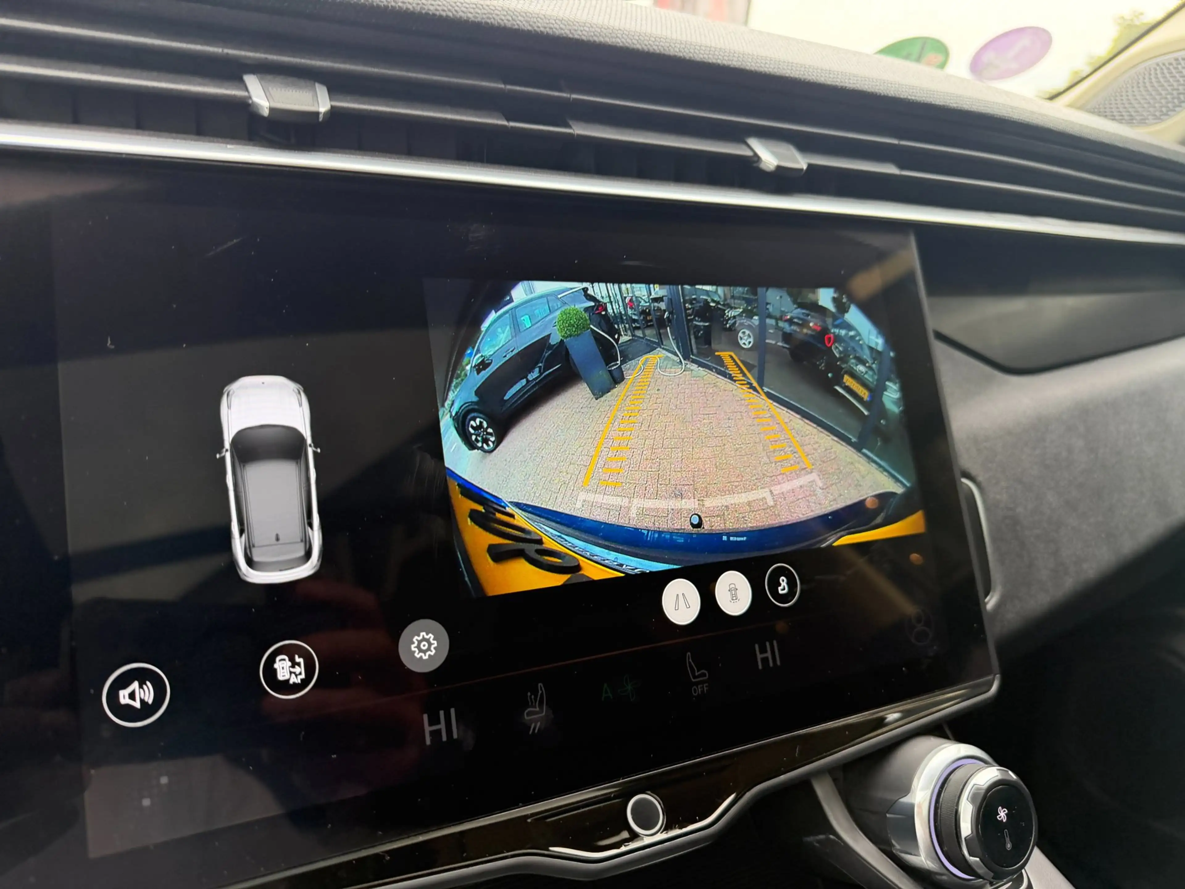 Lynk & Co 01 1.5 AUT|PANO|NAV|ACC|CAM|Trekhaak|SOH 94,61% — photo 3