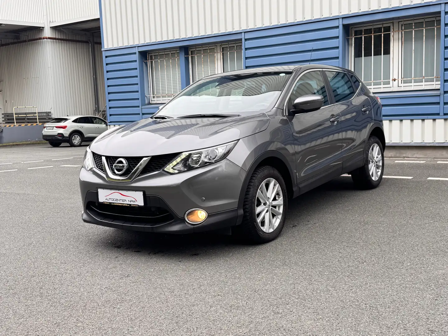 Nissan Qashqai Acenta DIG Automatik°Navi°R.Kamera°Spuras Gris - 1