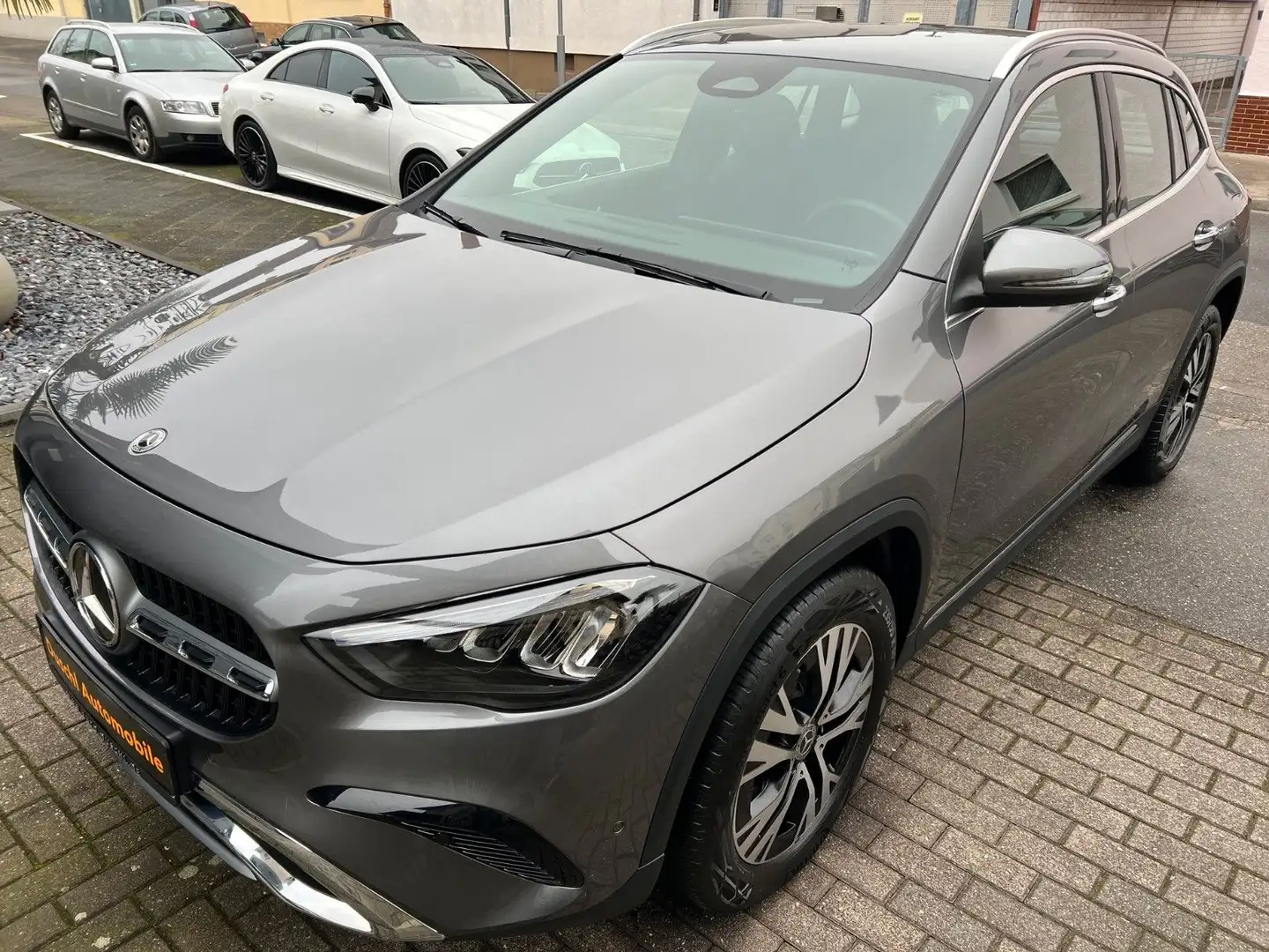 Mercedes-Benz GLA 250 4M PROGRESSIVE! MEMORY! AMBIENTE! KAMERA Grau - 1