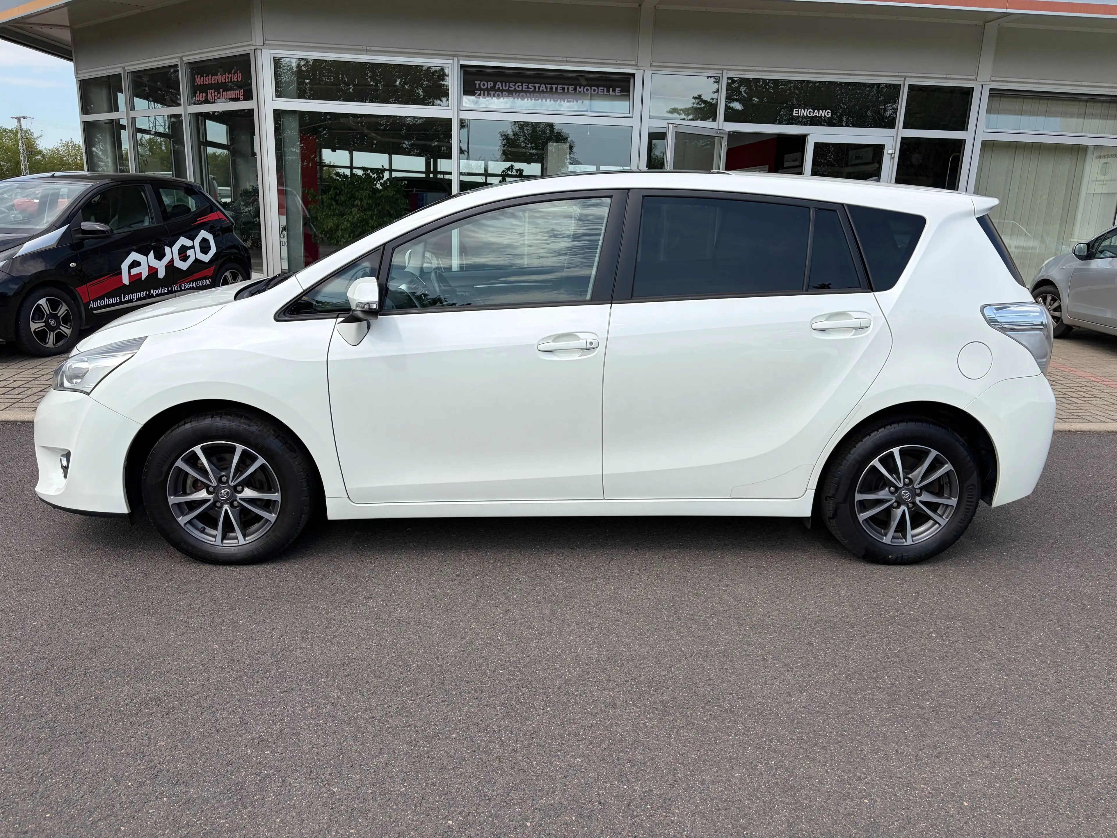 Toyota Verso Verso 1.8 5-Sitzer Life — photo 2