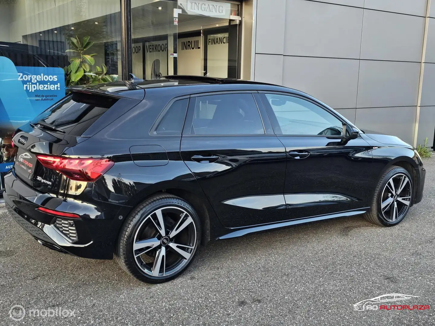 Audi A3 Sportback G-tron S edition Panorama/RS Seats/Sfeer Zwart - 2