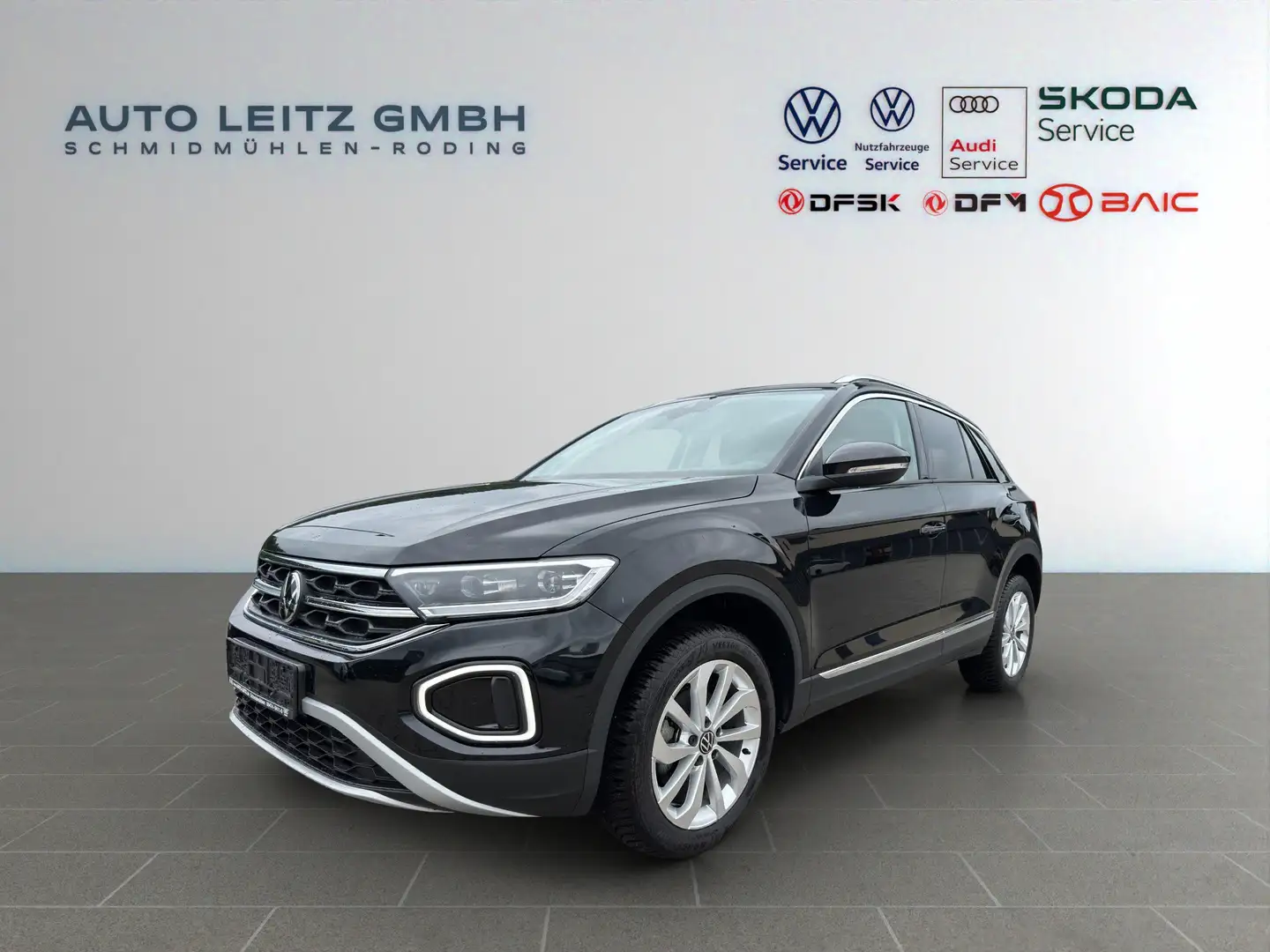 Volkswagen T-Roc 1.5 TSI DSG Style AHK ACC Navi LED VC LM17 Negro - 1