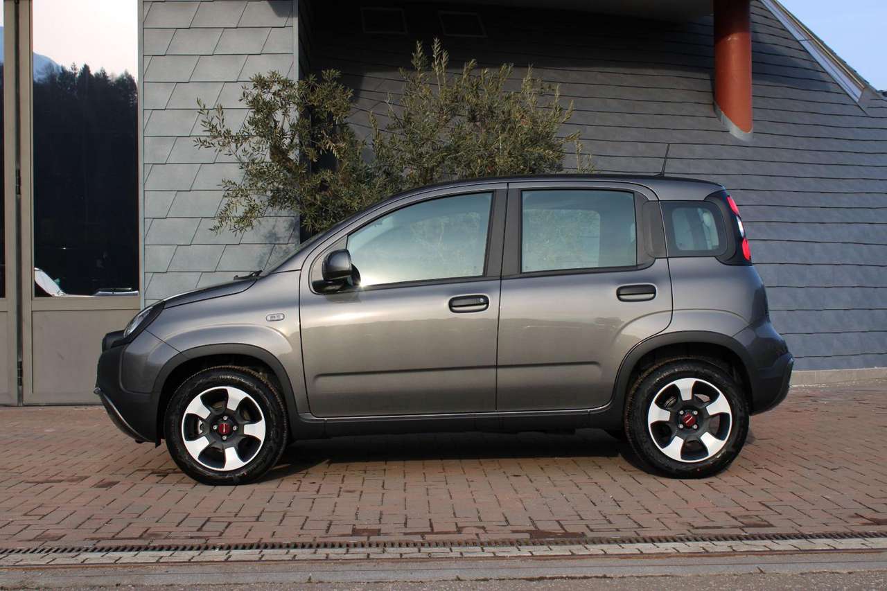 Fiat Panda 1.0 Hybrid City Cross Clima auto-DAB 7"