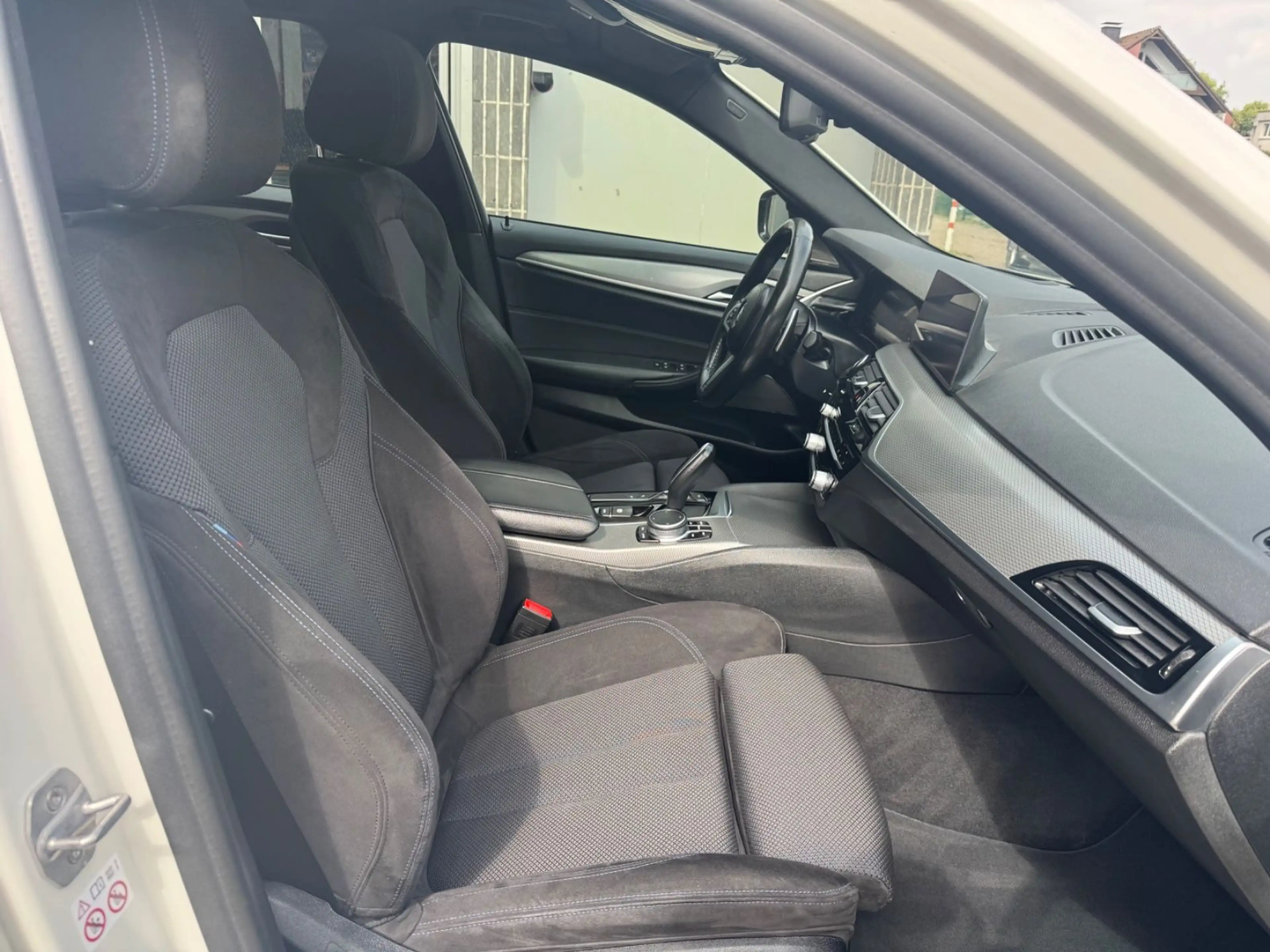 BMW 540 d xDrive M Sport/360°KAMERA/HUD/NAVI/KEYLESS — photo 10