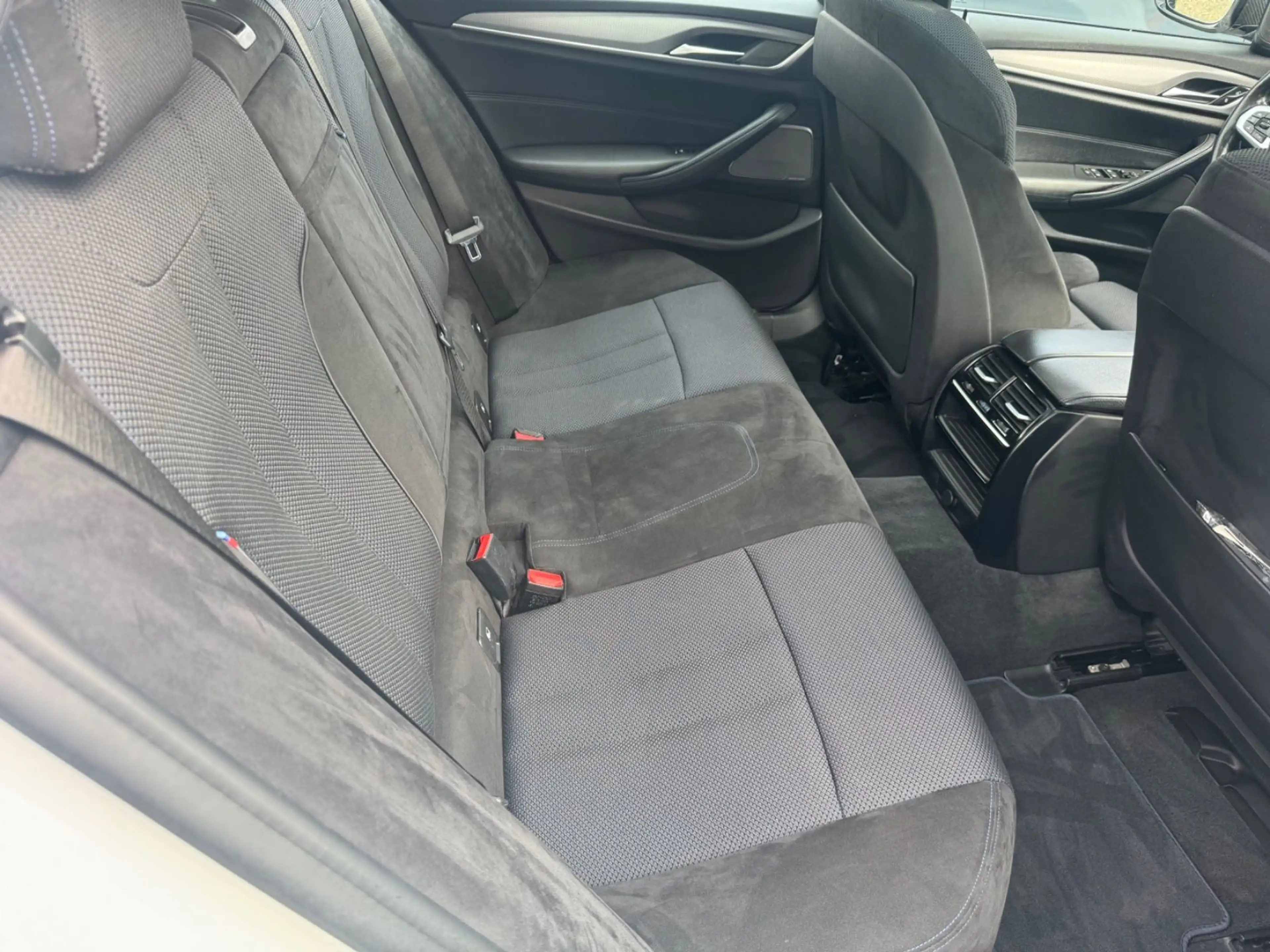 BMW 540 d xDrive M Sport/360°KAMERA/HUD/NAVI/KEYLESS — photo 13