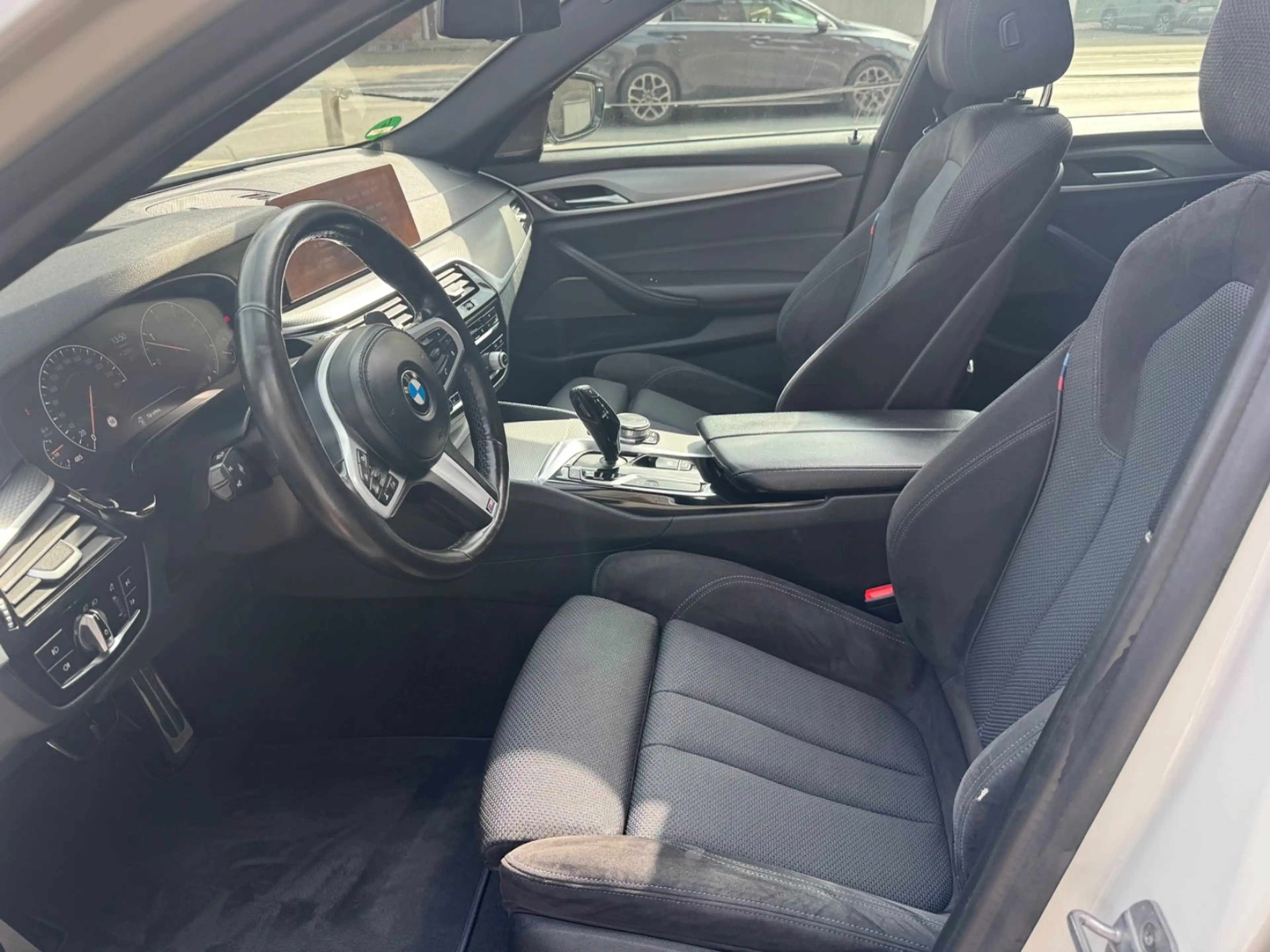 BMW 540 d xDrive M Sport/360°KAMERA/HUD/NAVI/KEYLESS — photo 11