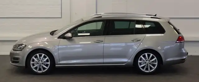 Volkswagen Golf view 5
