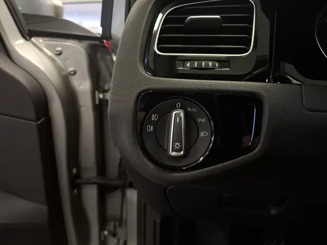 Volkswagen Golf view 13