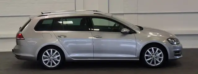 Volkswagen Golf view 4