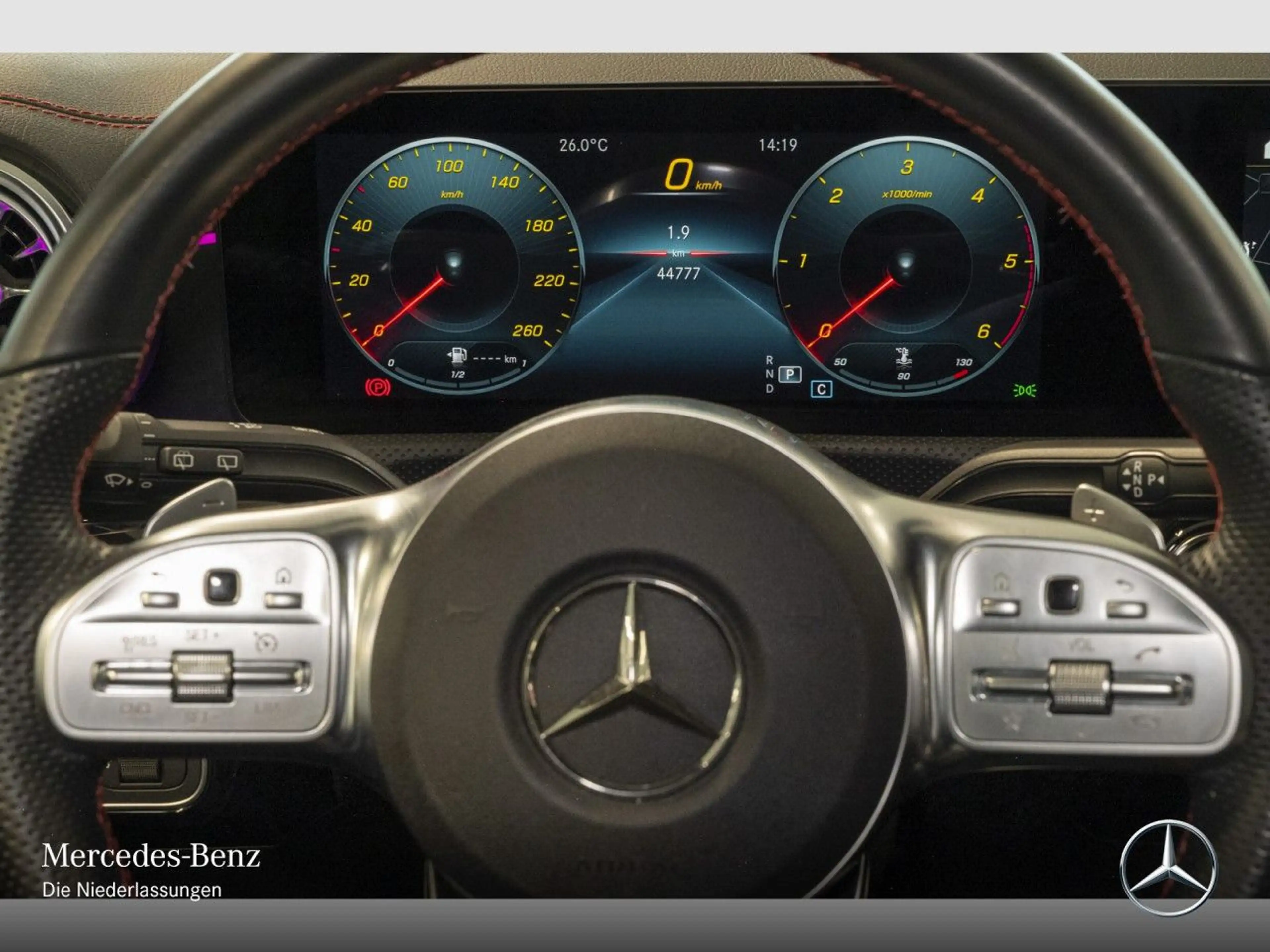 Mercedes-Benz CLA 220 d AMG+PANO+360°+AHK+MULTIBEAM+BURMESTER — photo 14