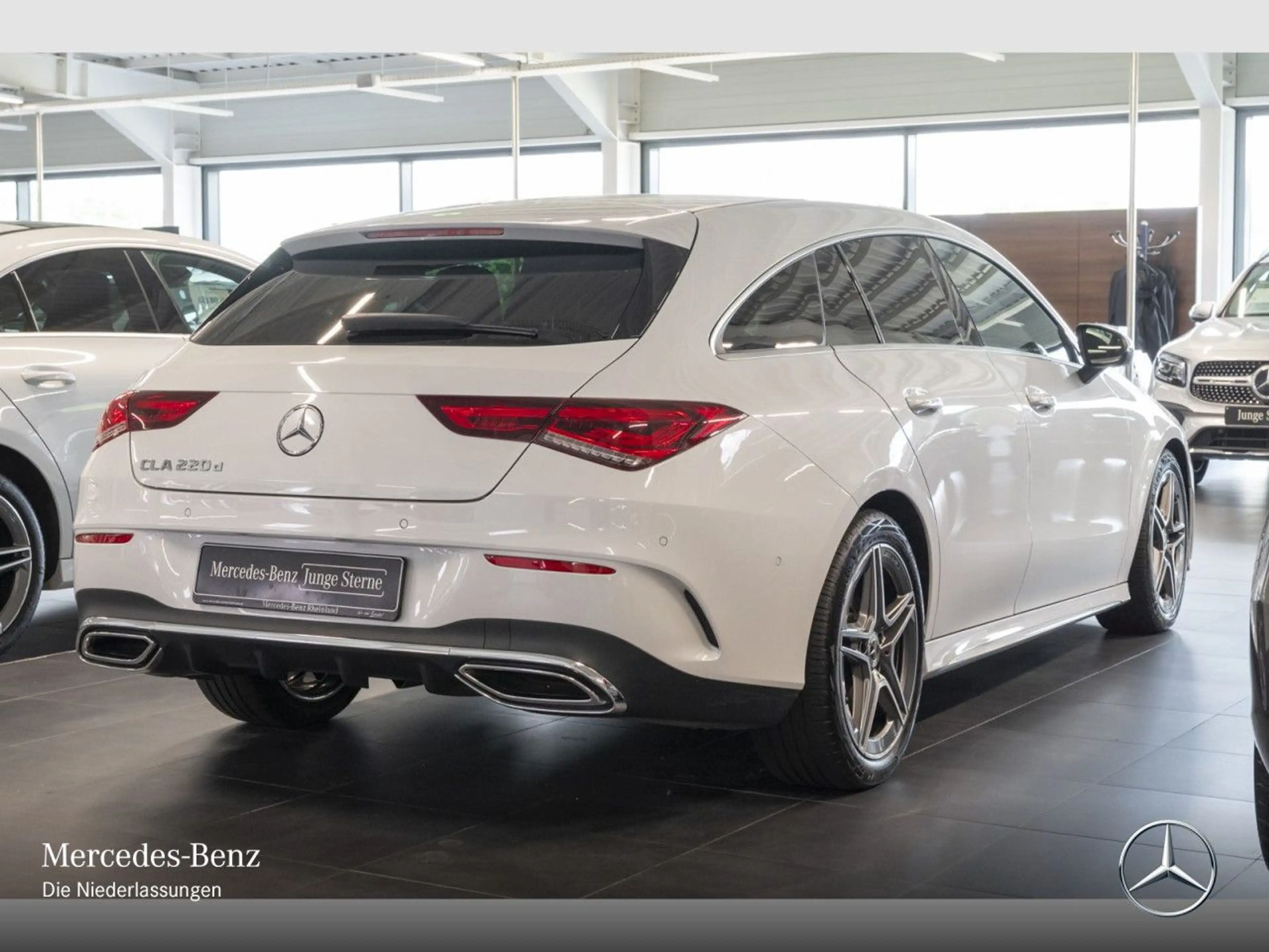 Mercedes-Benz CLA 220 d AMG+PANO+360°+AHK+MULTIBEAM+BURMESTER — photo 3