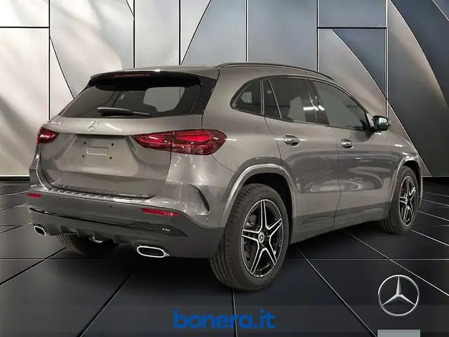 Mercedes-Benz Gla Class view 5