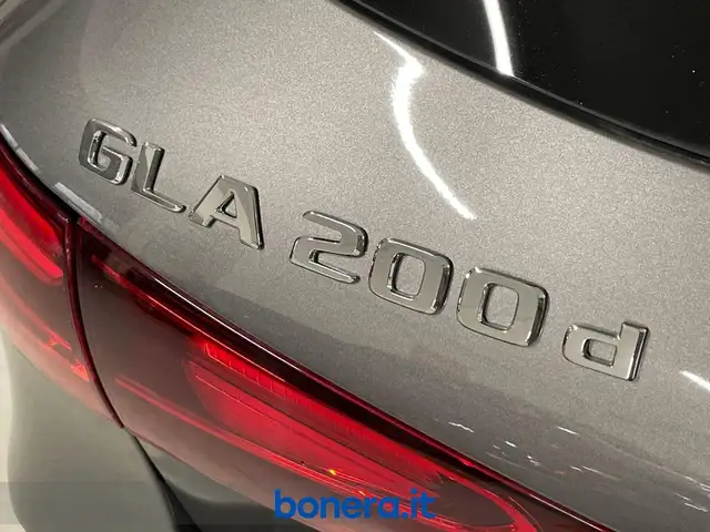 Mercedes-Benz Gla Class view 9