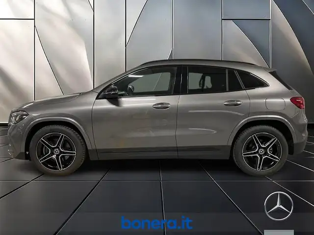 Mercedes-Benz Gla Class view 8