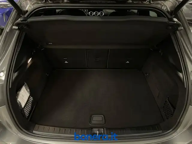 Mercedes-Benz Gla Class view 13