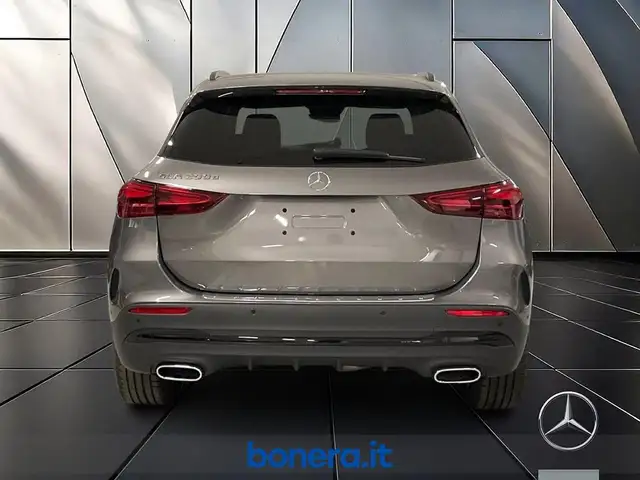 Mercedes-Benz Gla Class view 6