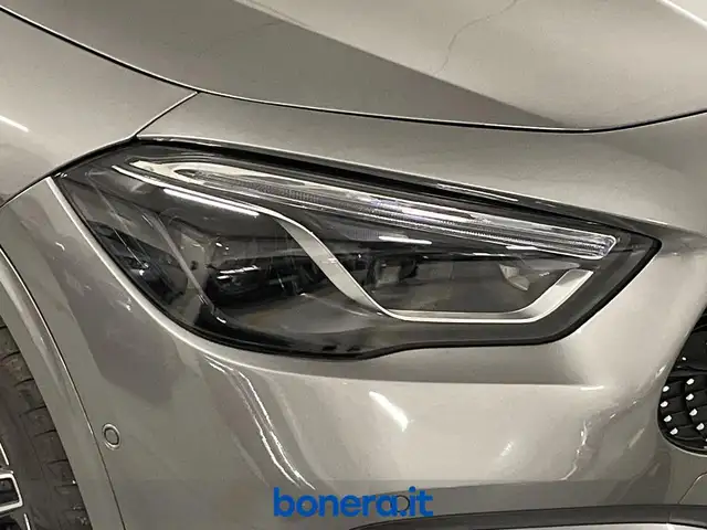 Mercedes-Benz Gla Class view 10