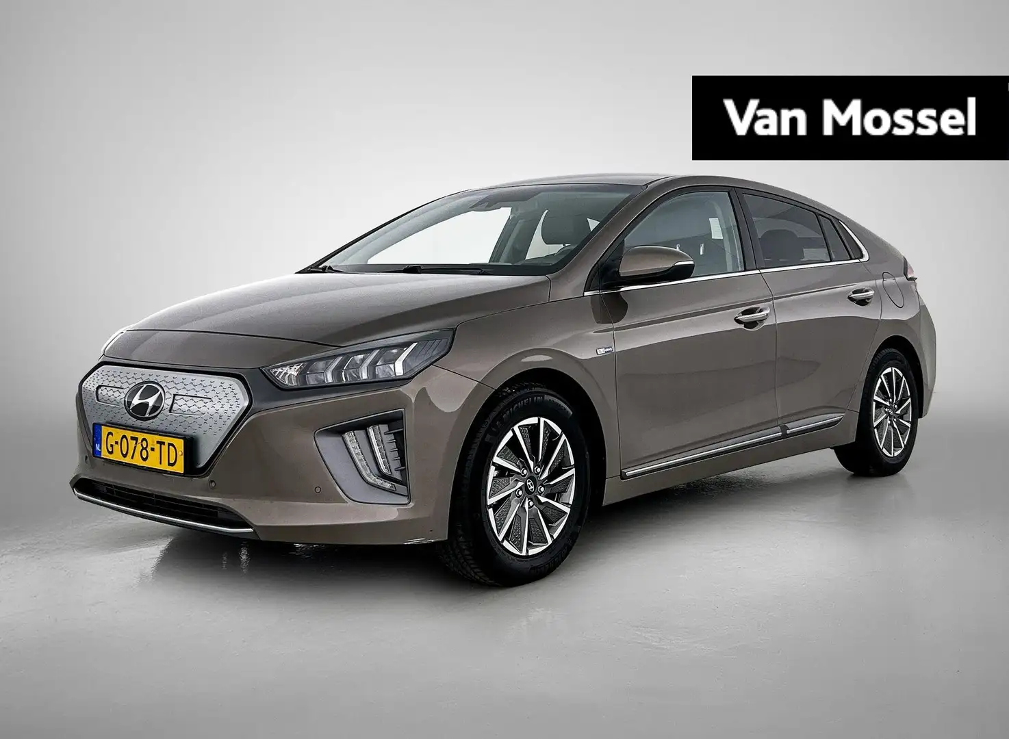 Hyundai IONIQ Premium EV 38 kWh | Parkeersensoren voor en achter Bruin - 1