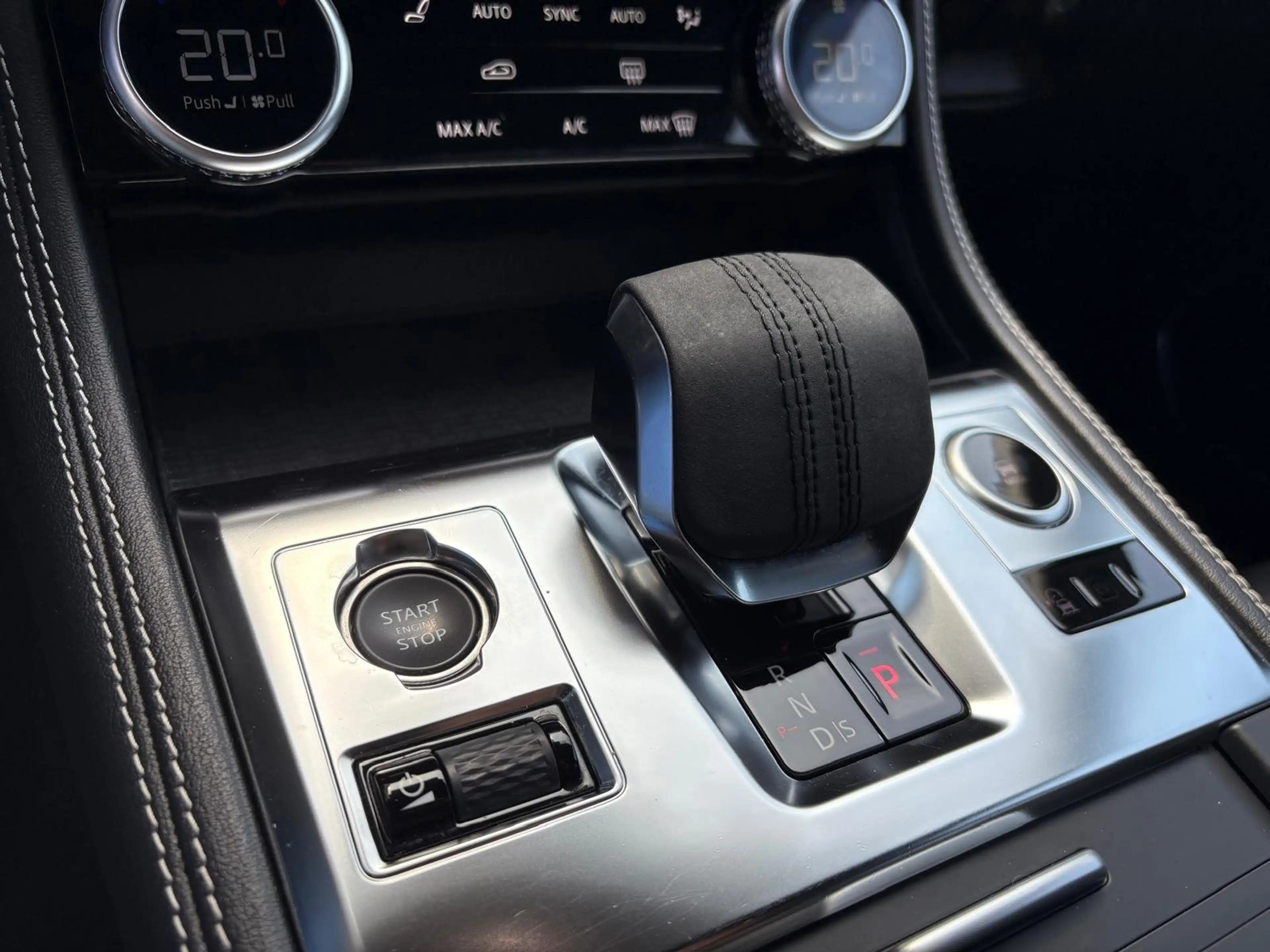 Jaguar F-Pace F-Pace P400 AWD R-Dynamic S — photo 11