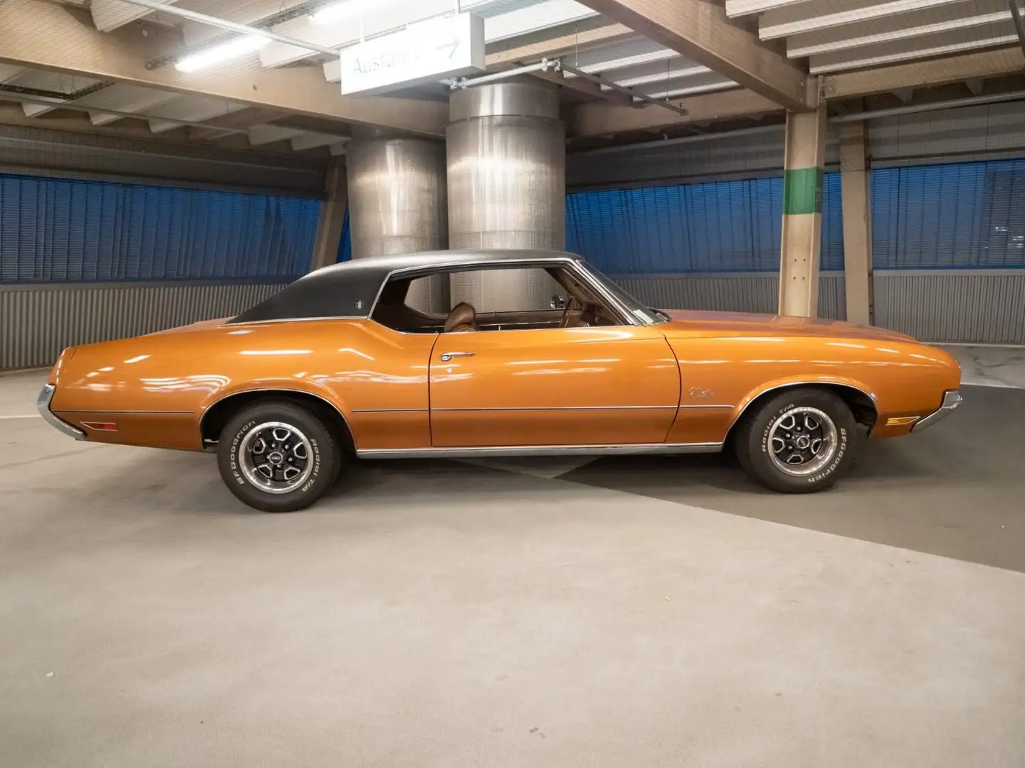 Oldsmobile Cutlass Supreme Hardtop Coupe, sehr selten Bruin - 1