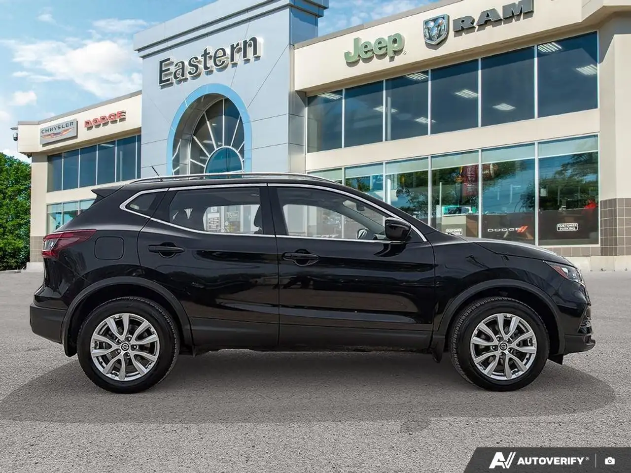 Nissan Qashqai снимка Nissan Qashqai