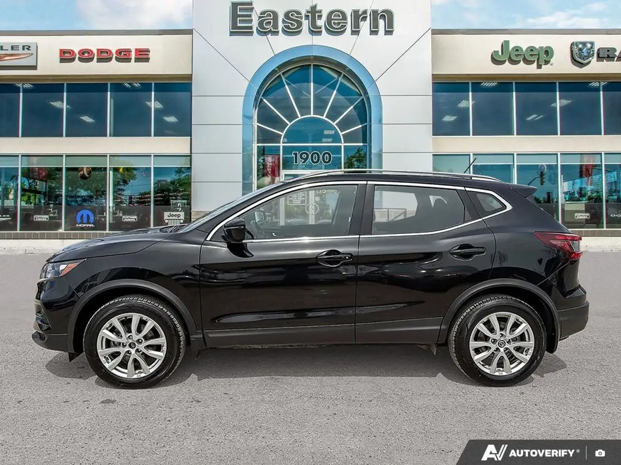Nissan Qashqai снимка Nissan Qashqai