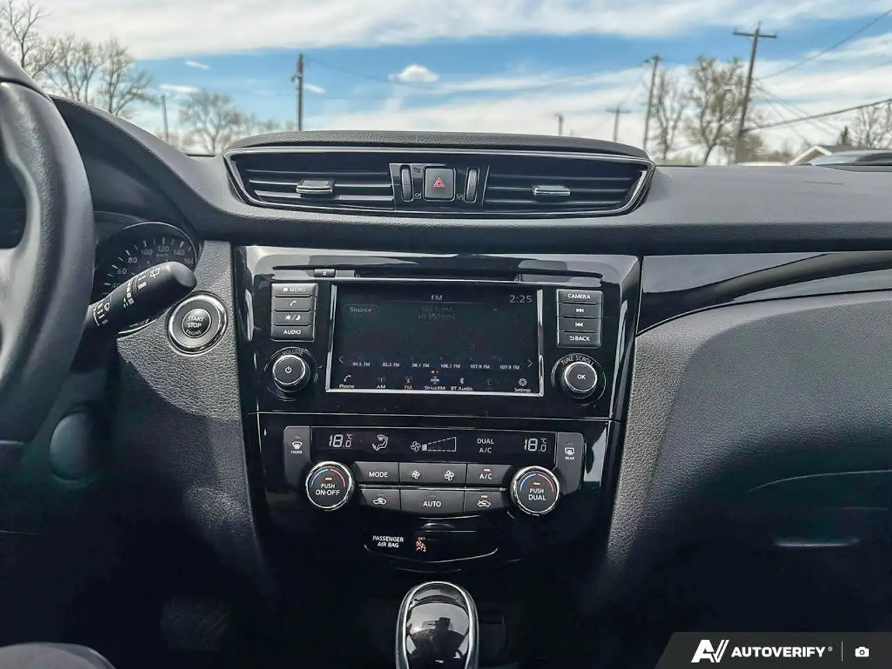 Nissan Qashqai снимка Nissan Qashqai