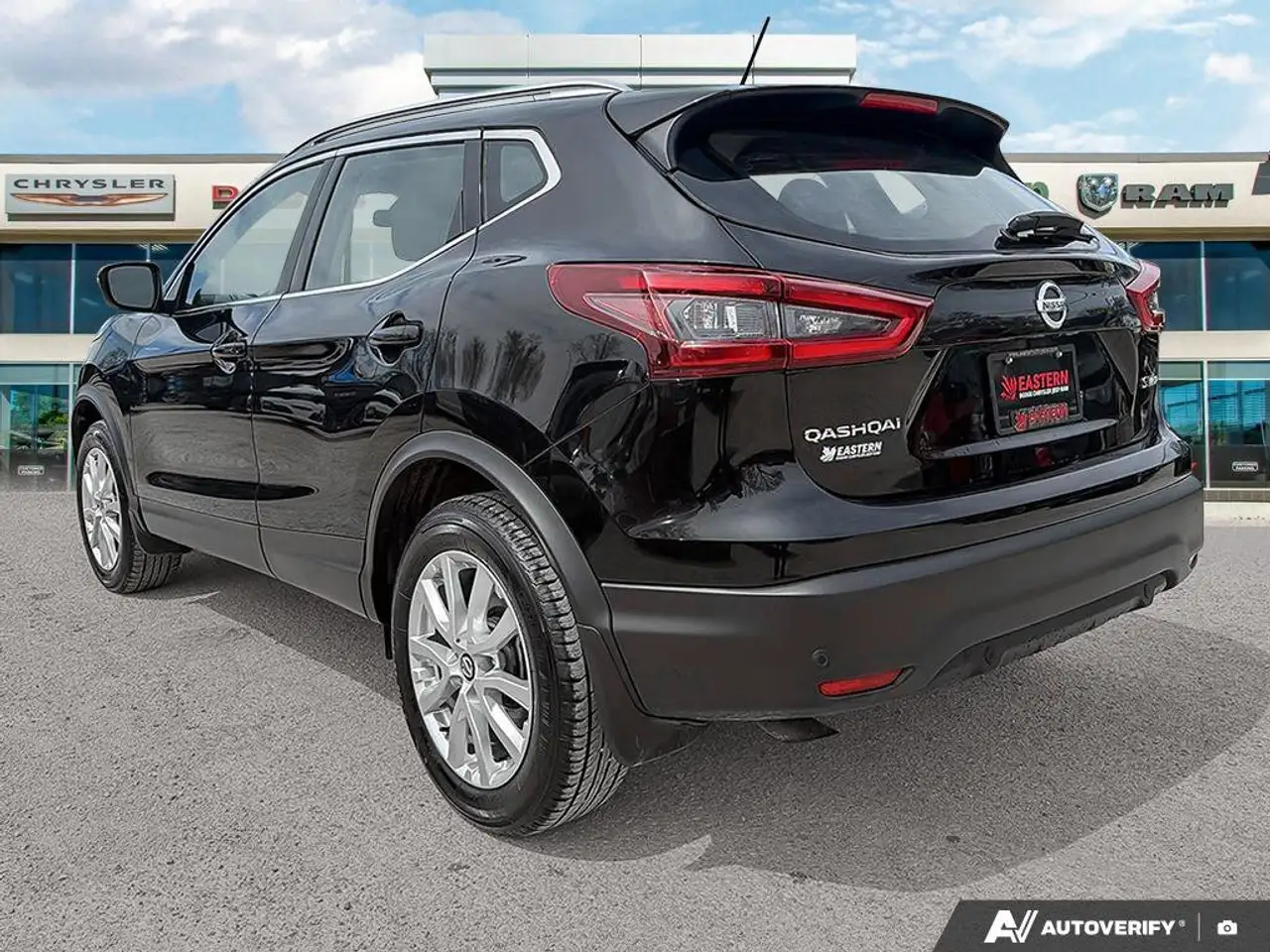Nissan Qashqai снимка Nissan Qashqai