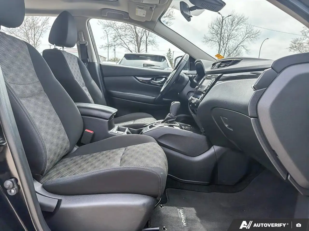 Nissan Qashqai снимка Nissan Qashqai