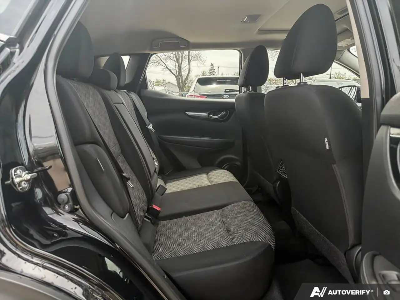 Nissan Qashqai снимка Nissan Qashqai