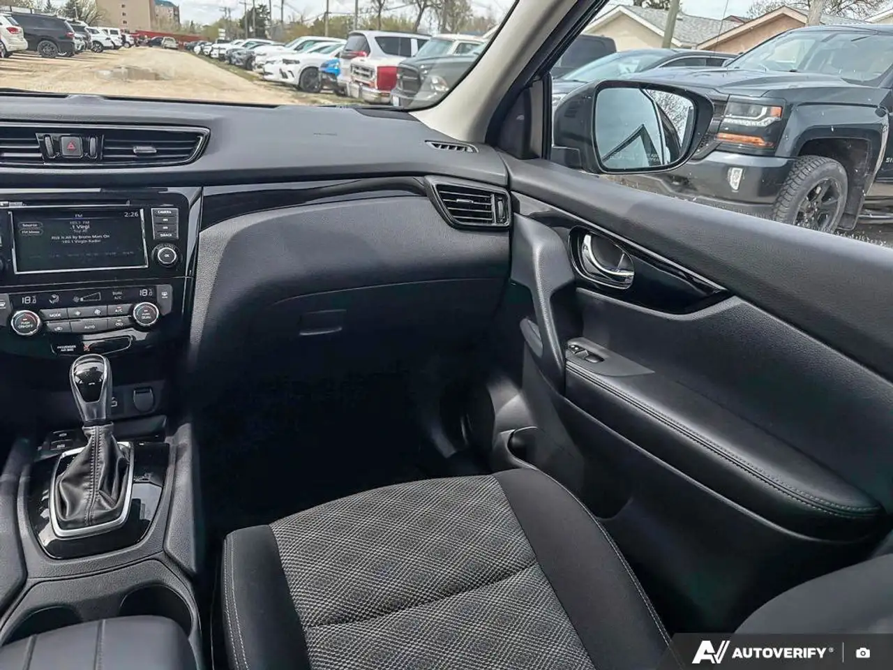 Nissan Qashqai снимка Nissan Qashqai