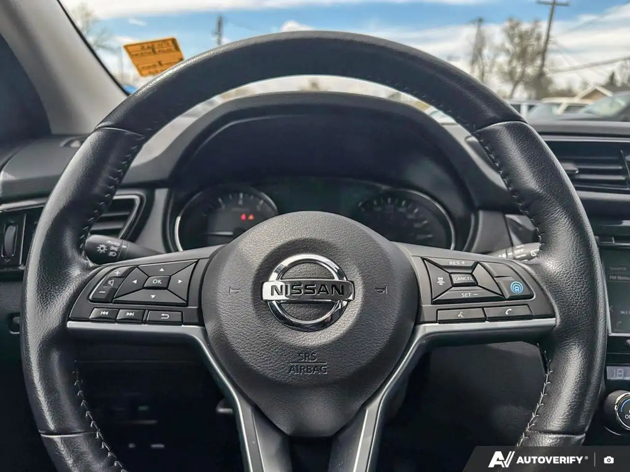 Nissan Qashqai снимка Nissan Qashqai